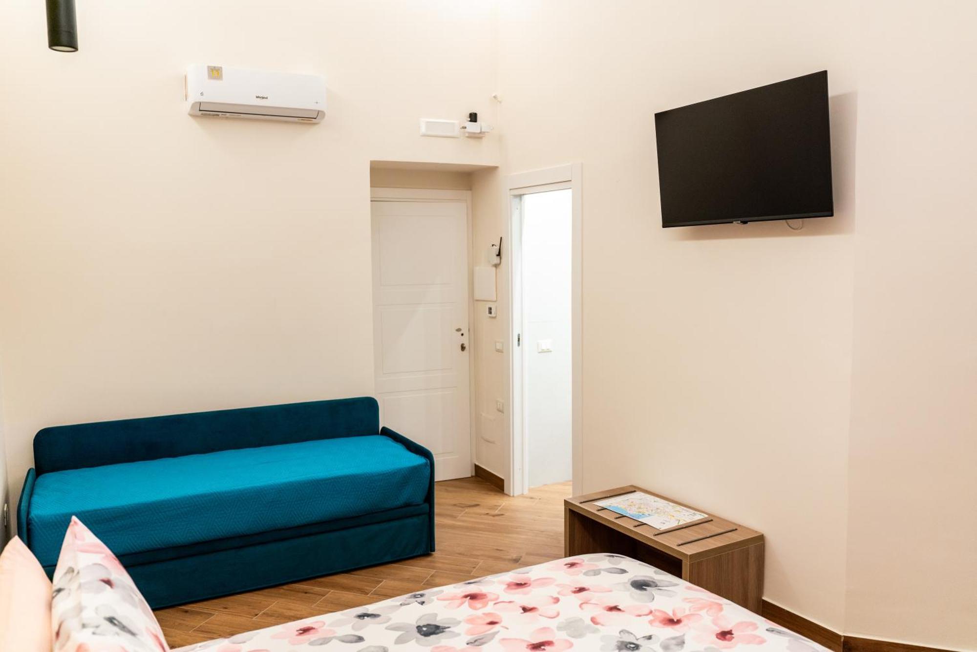 Foria 143 Hotel Naples Luaran gambar