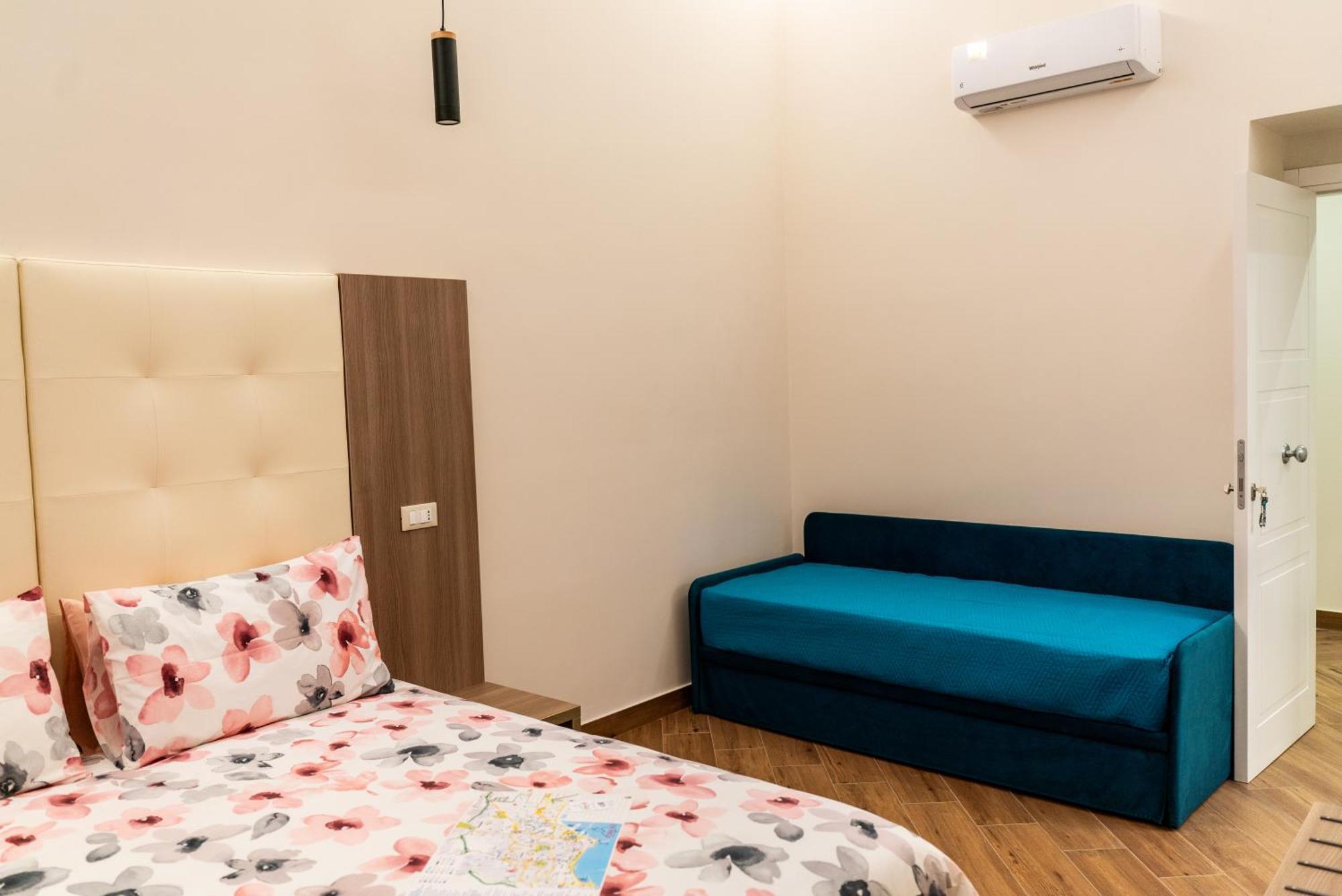 Foria 143 Hotel Naples Luaran gambar